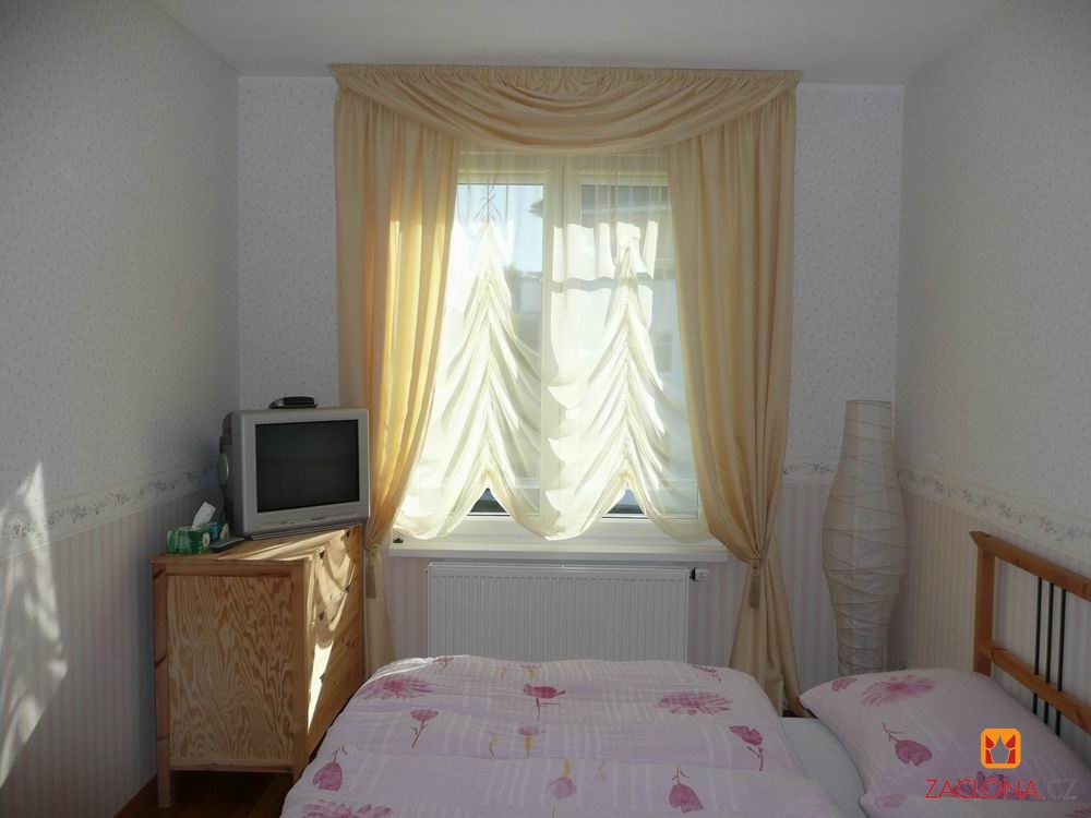 Girlanden und wienergardinen – das reiche design in der modernen zeit