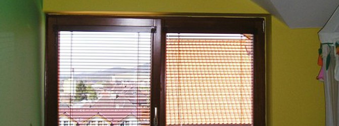 Dotaz zákaznice na řešení dekorace oken pod šikminou