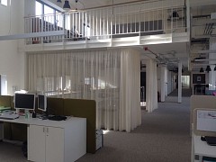 Firemní prostor poprvé - záclony pro open space office