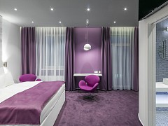 Designový hotelový pokoj Lavande pro uvolnění a relaxaci