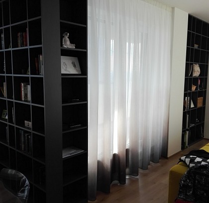 Je to "jen" záclona, která ovšem dokonale zapadá do interieru