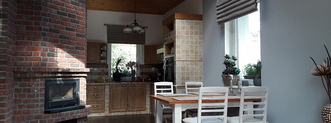 Falešné římské rolety jako dekorace oken